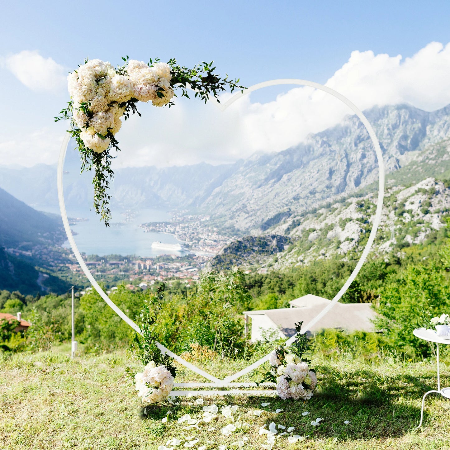 Heart Shaped White Metal Balloon Arch Stand